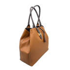 Borsa H Grande in Pelle Martellata con Dettaglio Dorato — Modello 2026