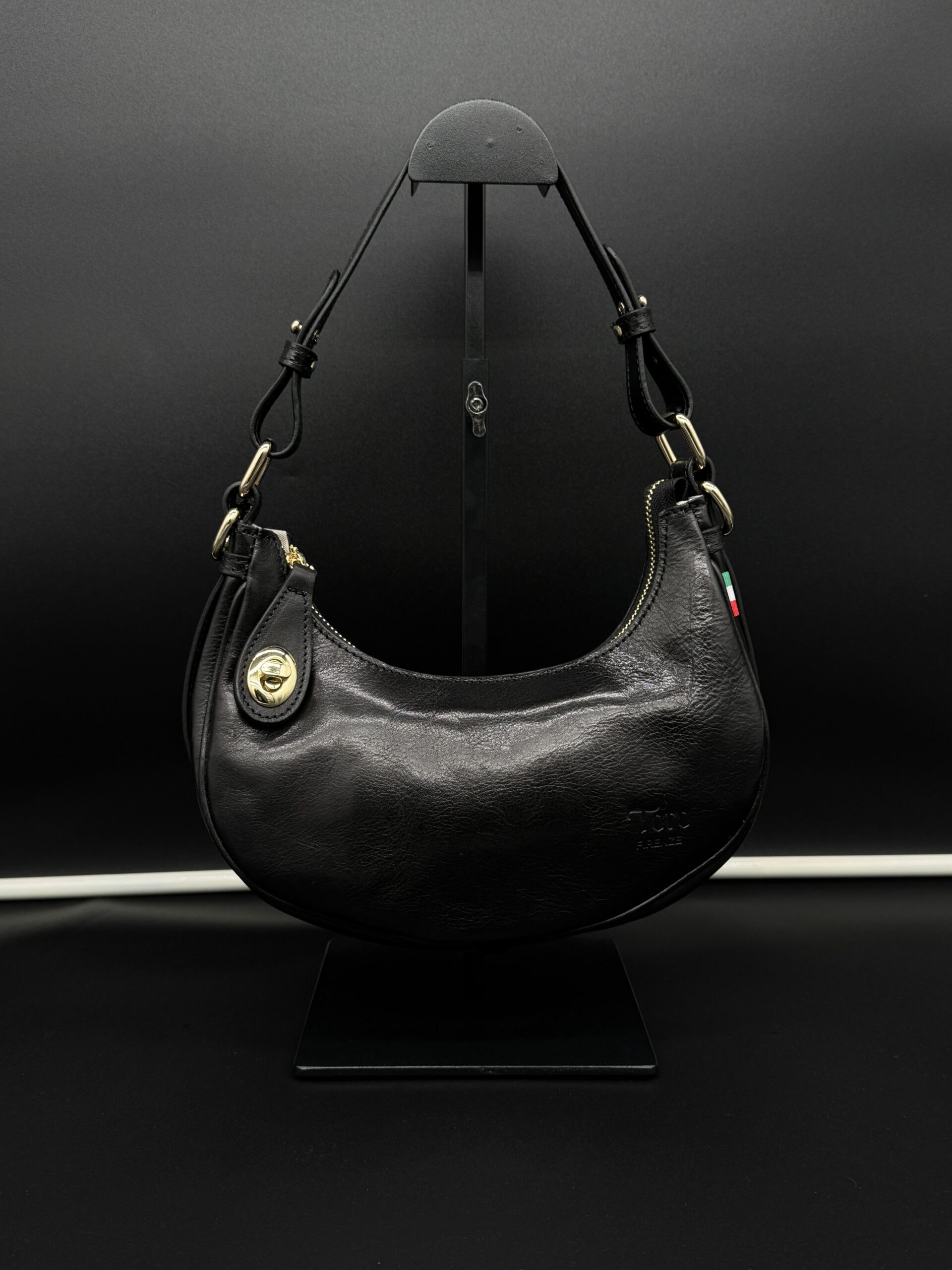 Mezzaluna Premium Leather Handbag Toro Firenze mezzaluna-premium-leather-handbag-toro-firenze